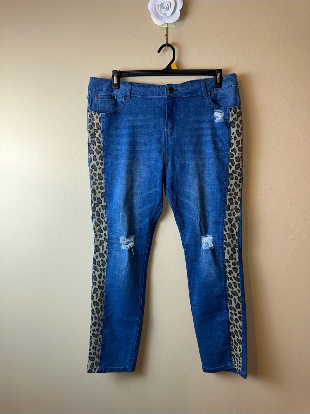Plus-Size Dark Blue Skinny Jeans with Leopard Side Panels